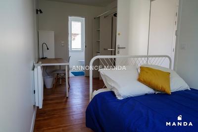 Chambre - 12 m² - 3 pièces