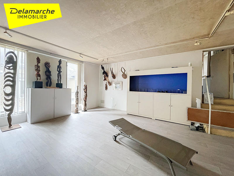 Maison - 247 m² - 8 pièces