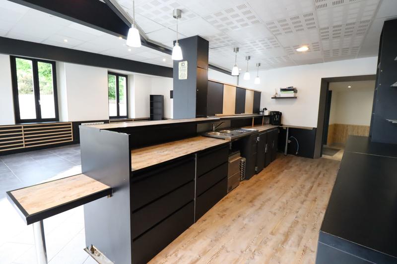 Local commercial - 136 m²