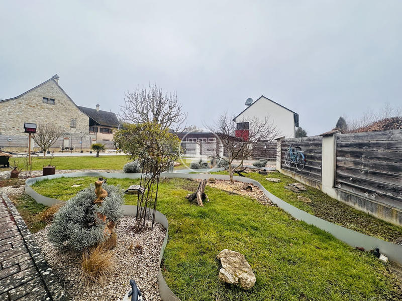 Maison - 226 m² - 6 pièces