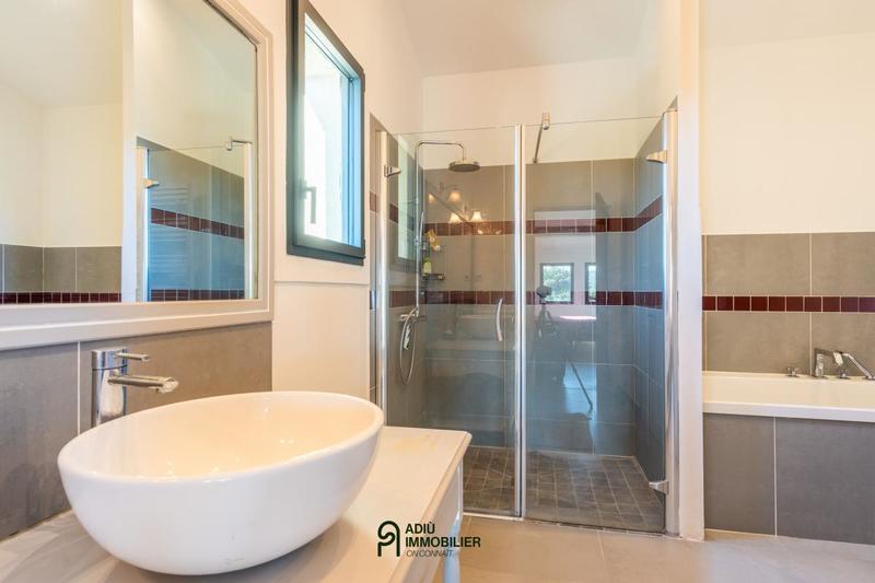 Villa - 280 m² - 7 pièces