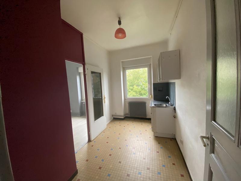 Immeuble - 140 m² - 9 pièces