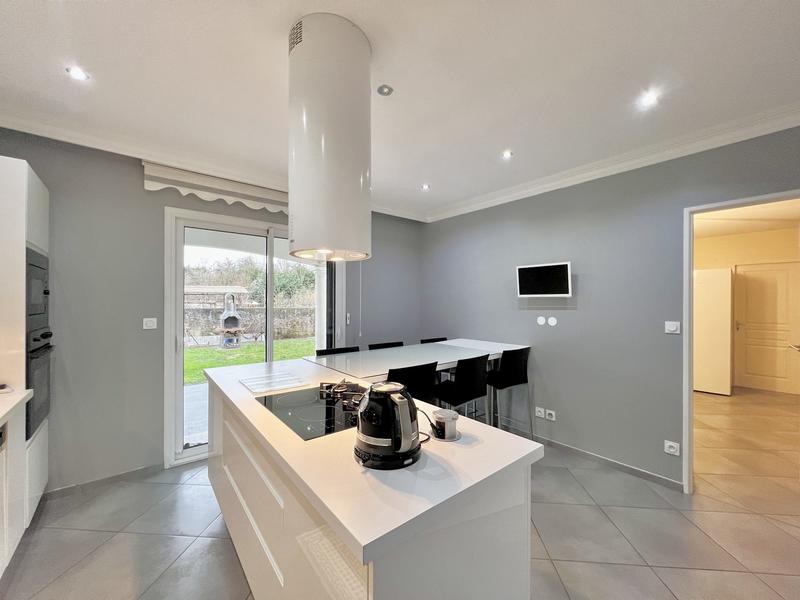 Maison - 140 m² - 5 pièces