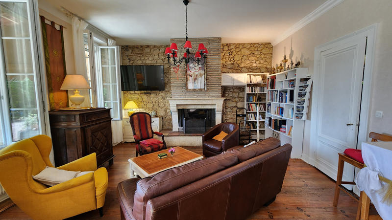 Maison - 251 m² - 8 pièces