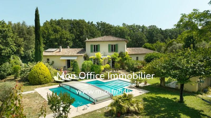 Maison - 230 m² - 7 pièces