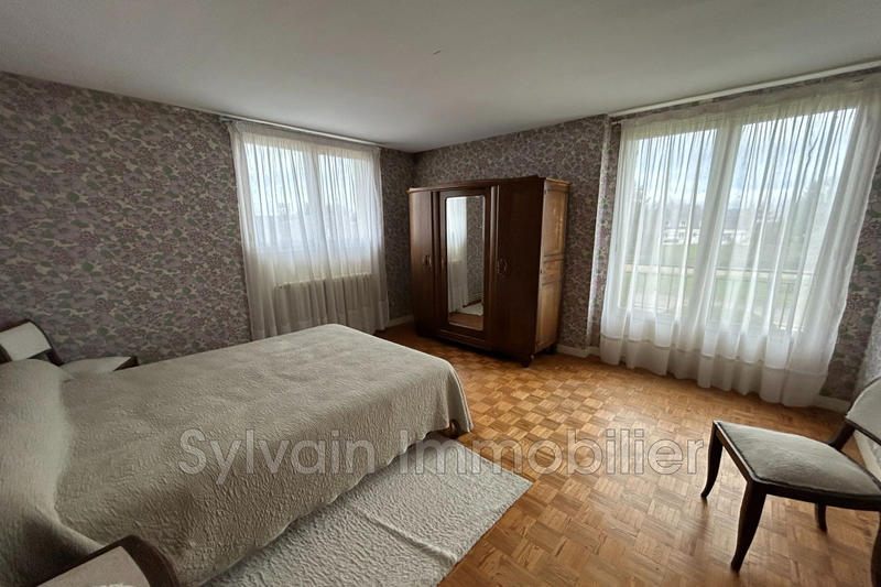 Maison - 205 m² - 7 pièces