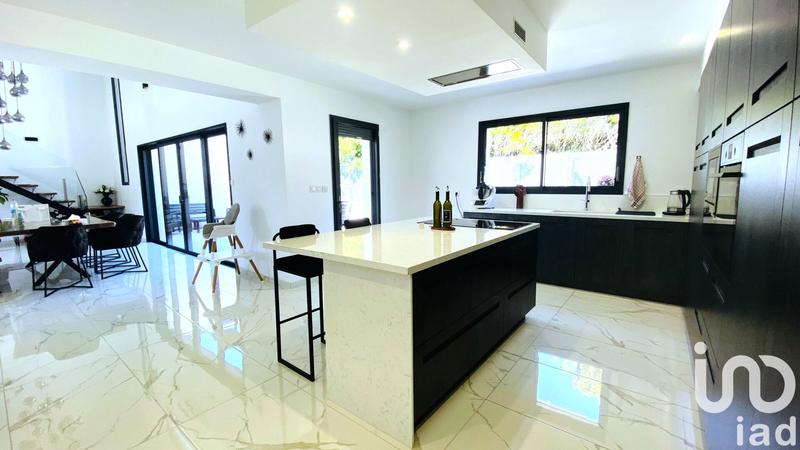 Maison - 190 m² - 8 pièces