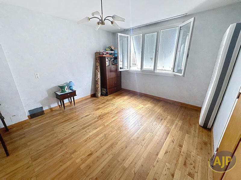 Maison - 110 m² - 6 pièces