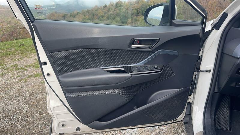 Toyota c-Hr 1.8 Vvt-i 122 Hybrid Cvt Édition - Automatique Entretien constructeur