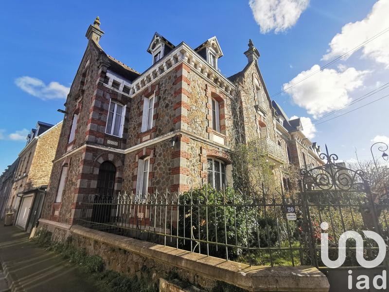 Maison - 187 m² - 8 pièces