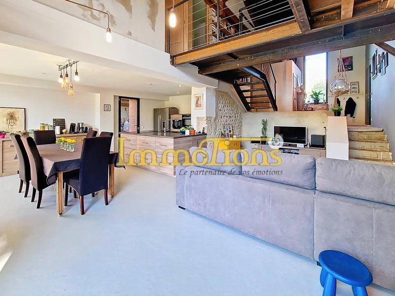 Maison - 217 m² - 9 pièces