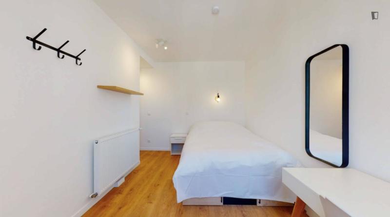 Chambre - 15 m² - 9 pièces