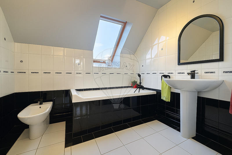 Maison - 136 m² - 6 pièces