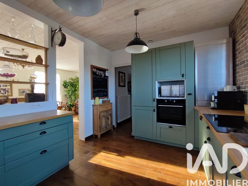 Maison - 242 m² - 8 pièces