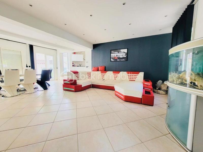 Villa - 301 m² - 11 pièces