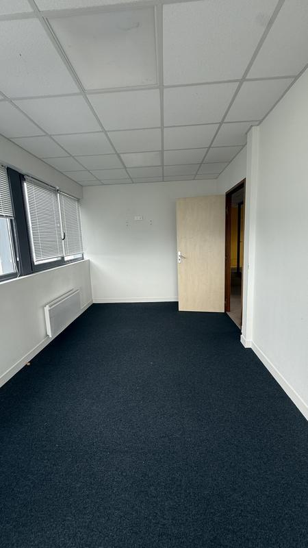 Bureau - 235 m²