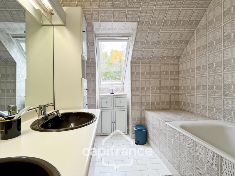 Maison - 177 m² - 7 pièces