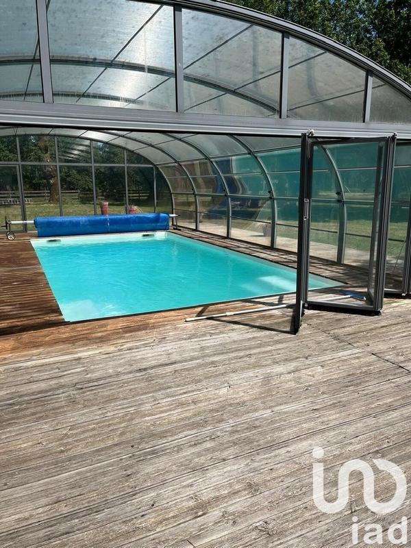 Maison - 260 m² - 10 pièces