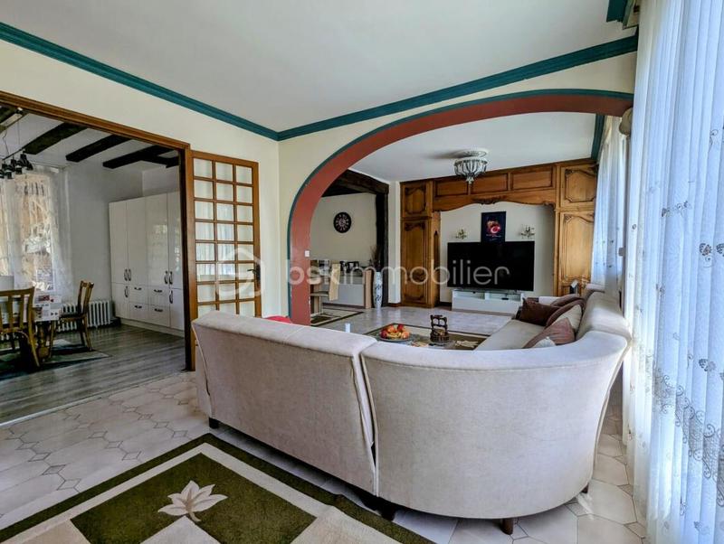 Maison traditionnelle - 185 m² - 7 pièces