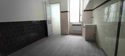 Maison - 94 m² - 7 pièces