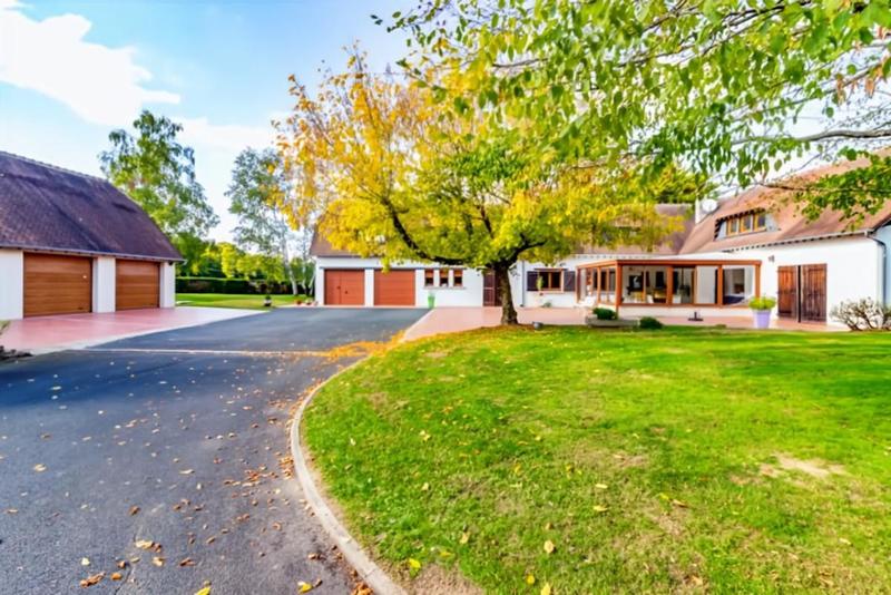 Maison - 300 m² - 9 pièces