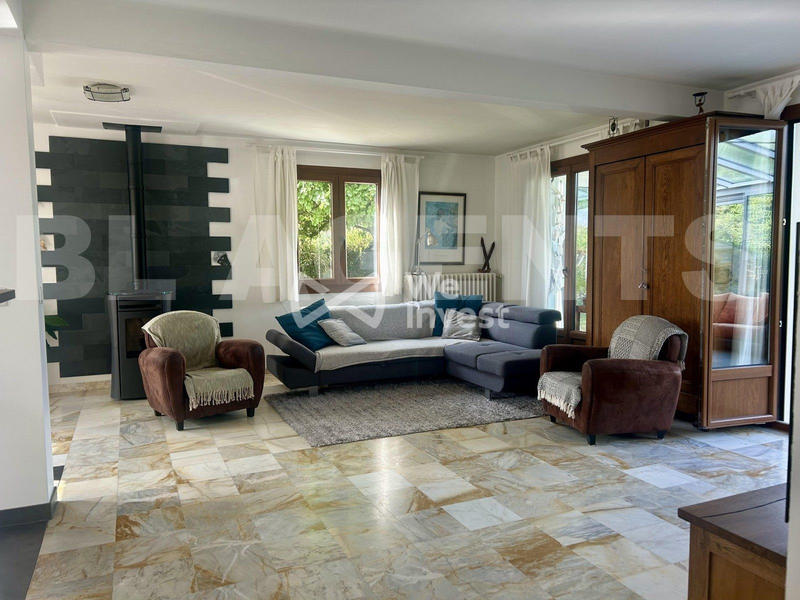 Maison - 228 m² - 10 pièces