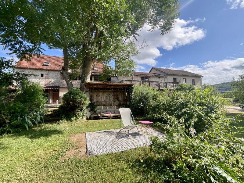 Maison - 430 m² - 16 pièces