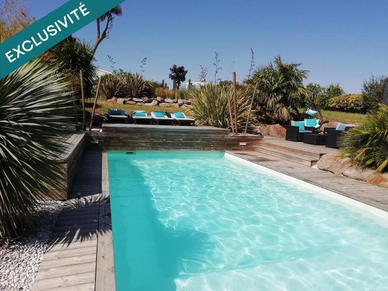 Maison - 220 m² - 6 pièces