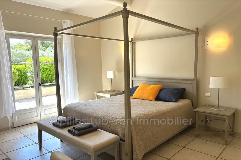 Maison - 260 m² - 7 pièces