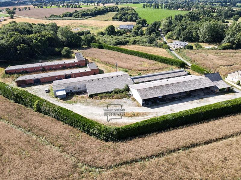 Corps de ferme - 3 630 m² - 1 pièce