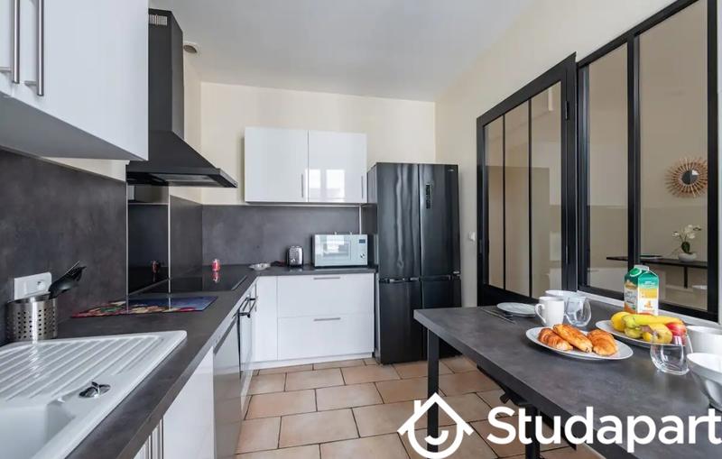 Chambre - 12 m² - 1 pièce