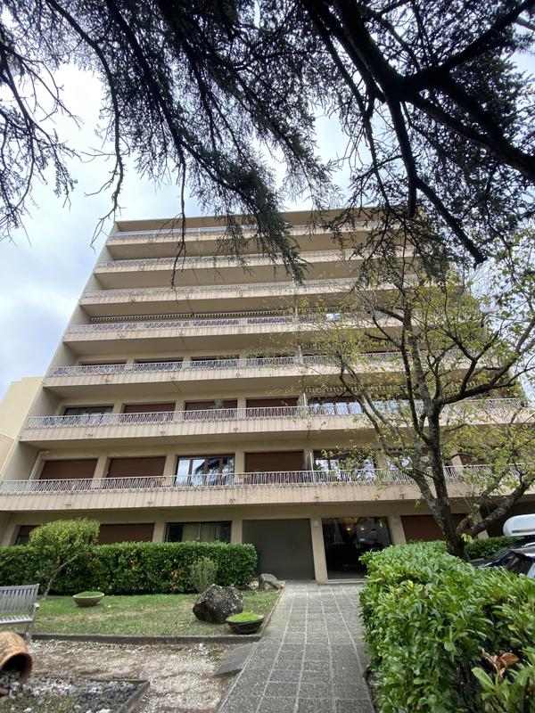 Appartement - 115 m² - 5 pièces