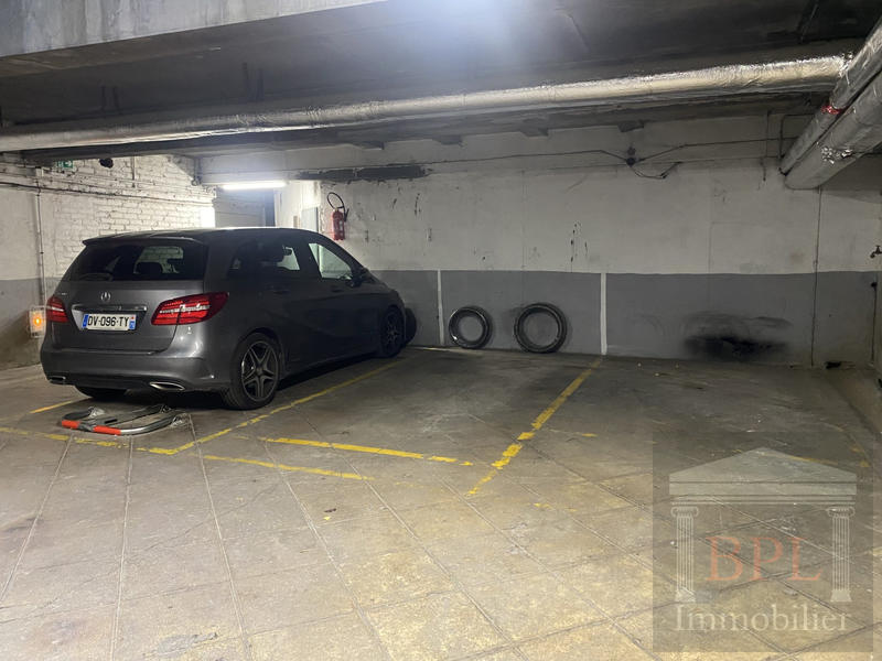 Parking / Garage - 8 m²