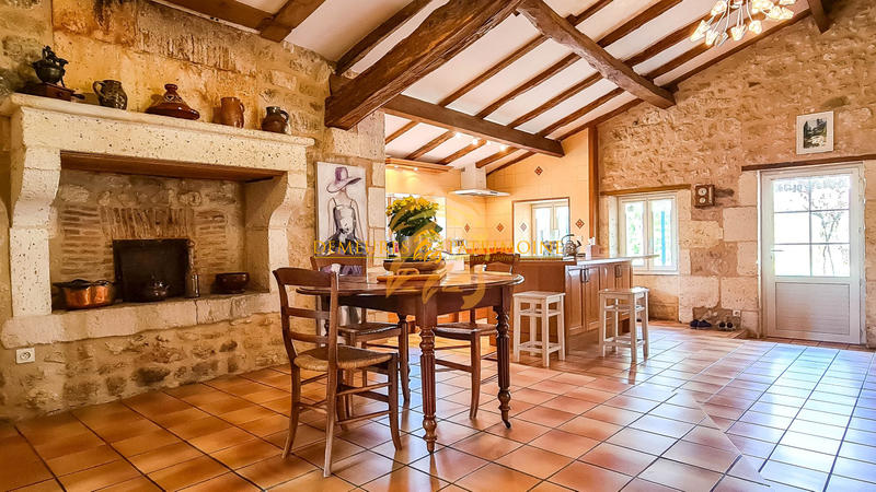 Ferme - 417 m² - 6 pièces