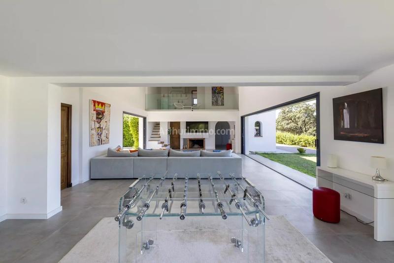 Maison - 378 m² - 7 pièces