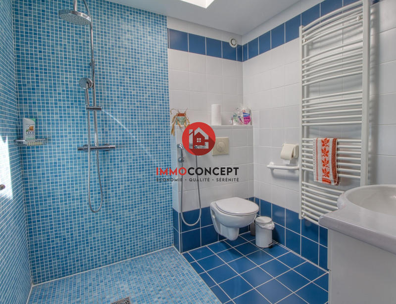 Villa - 250 m² - 8 pièces