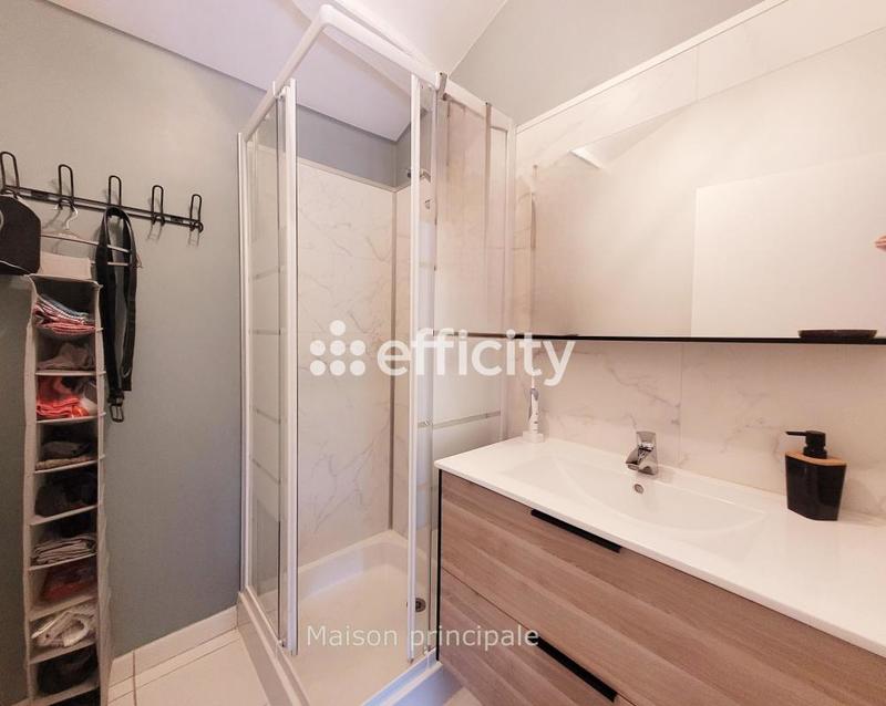 Maison - 266 m² - 6 pièces