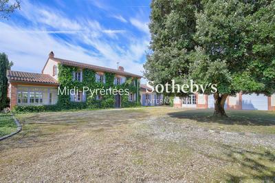 Maison - 300 m² - 10 pièces