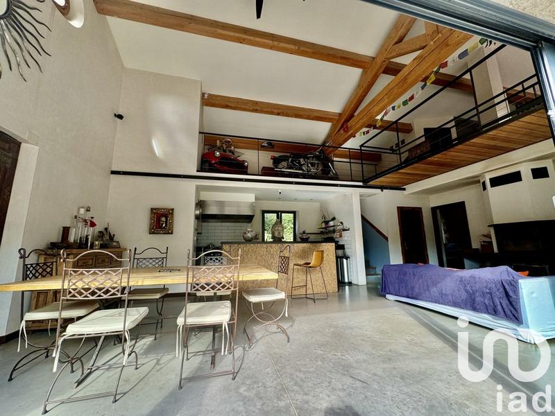 Maison - 350 m² - 9 pièces