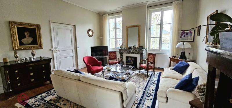 Maison de village - 242 m² - 10 pièces