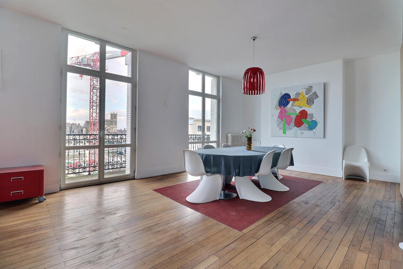 Appartement - 229 m² - 7 pièces