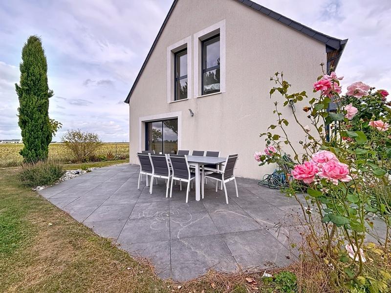 Maison - 178 m² - 8 pièces