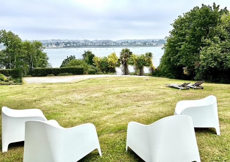 Maison - 240 m² - 6 pièces