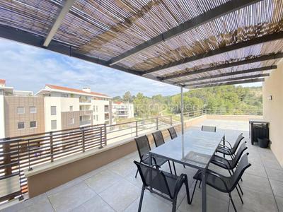 Appartement - 98 m² - 4 pièces