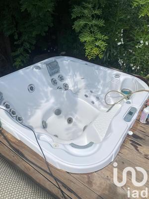 Maison - 180 m² - 5 pièces