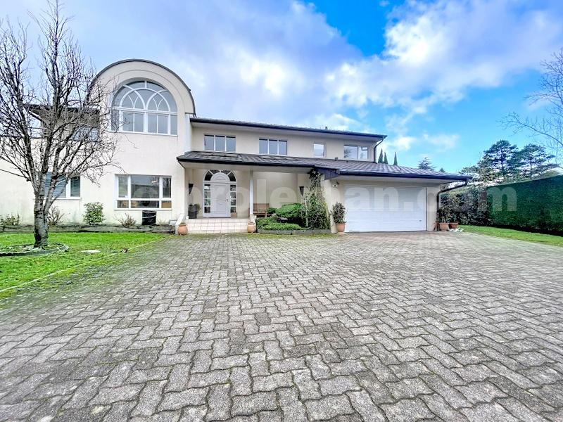 Maison - 297 m² - 7 pièces