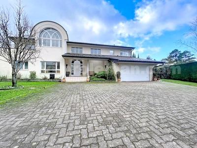 Maison - 297 m² - 7 pièces