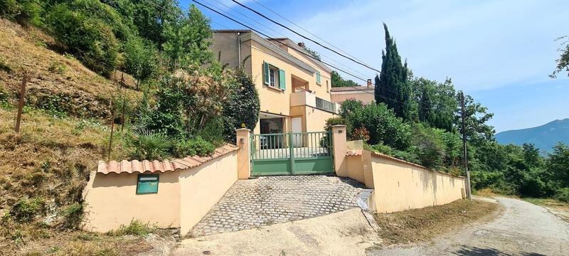 Maison - 209 m² - 6 pièces