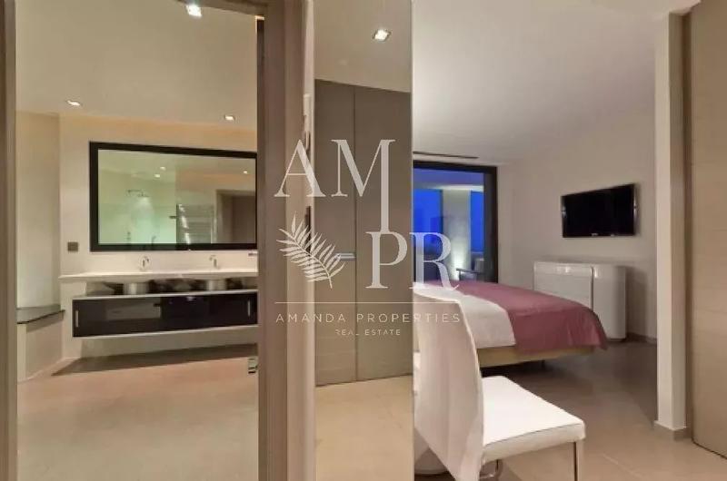 Villa - 260 m² - 7 pièces