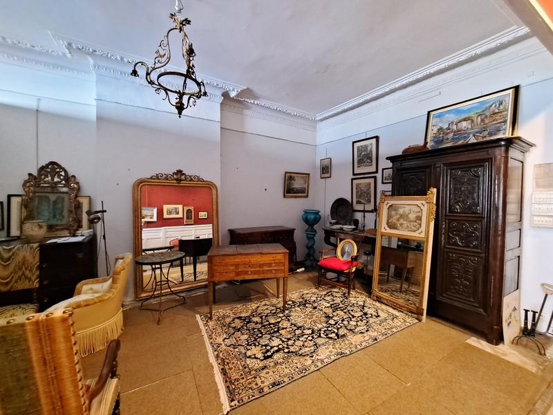 Maison - 288 m² - 10 pièces